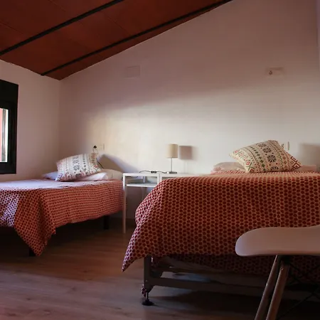 El Lago, Caceres بيت شباب جاريز دي لا فيرا