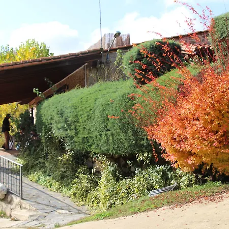 El Lago, Caceres بيت شباب *