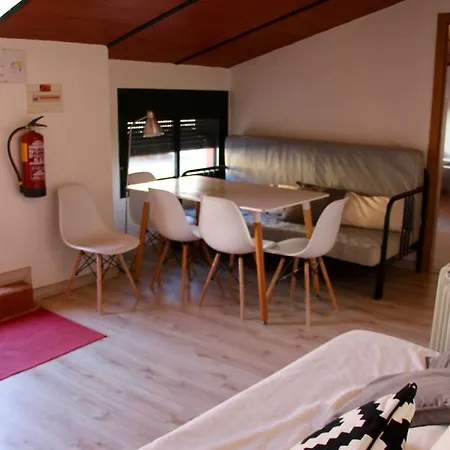 El Lago, Caceres بيت شباب جاريز دي لا فيرا