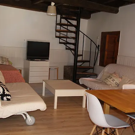 El Lago, Caceres بيت شباب جاريز دي لا فيرا