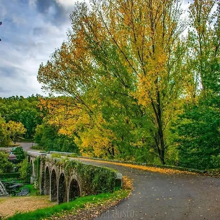 旅馆 El Lago, Caceres *