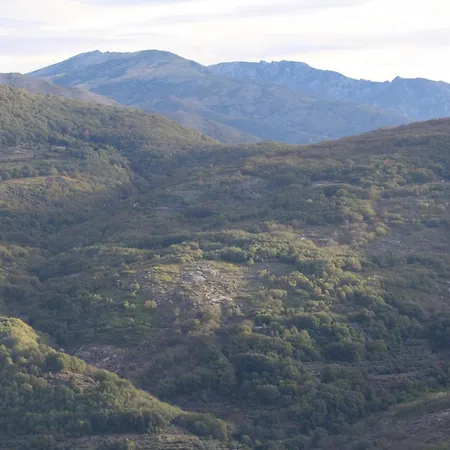 El Lago, Caceres بيت شباب جاريز دي لا فيرا